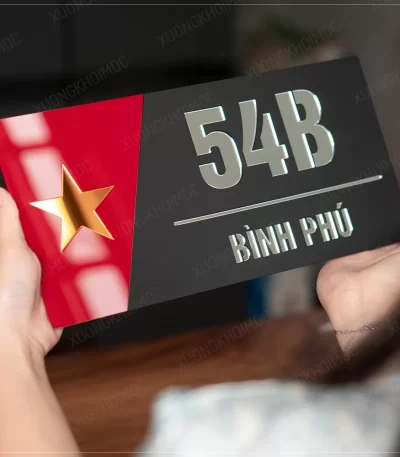 Bảng số nhà mica dán tường lá cờ nổi bật (5)