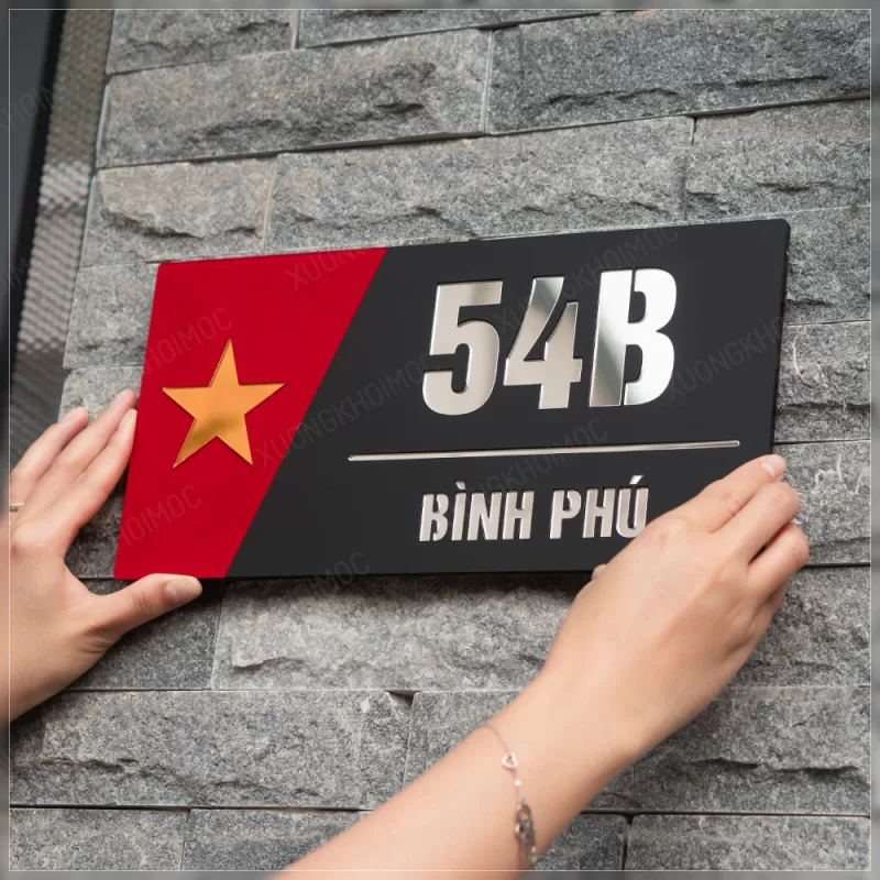 Bảng số nhà mica dán tường lá cờ nổi bật (5)