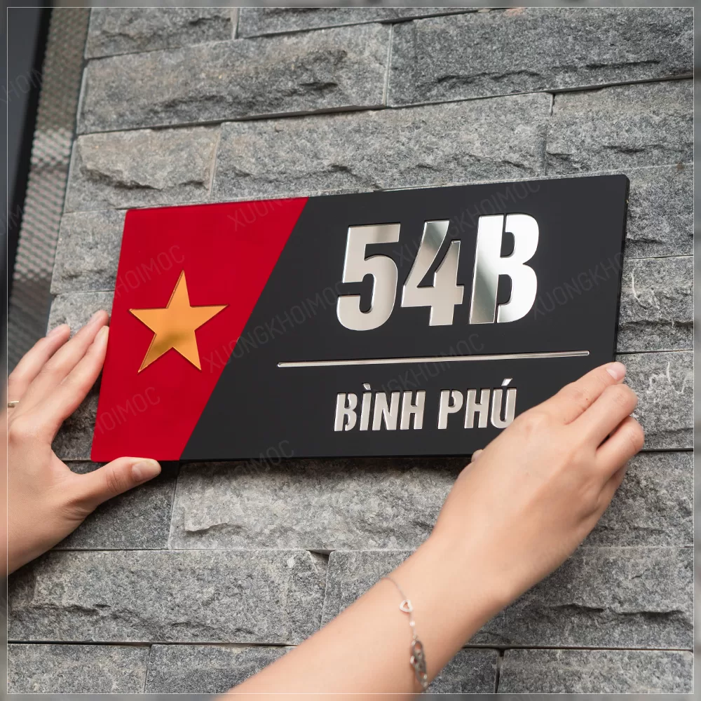 Bảng số nhà mica dán tường lá cờ nổi bật (5)