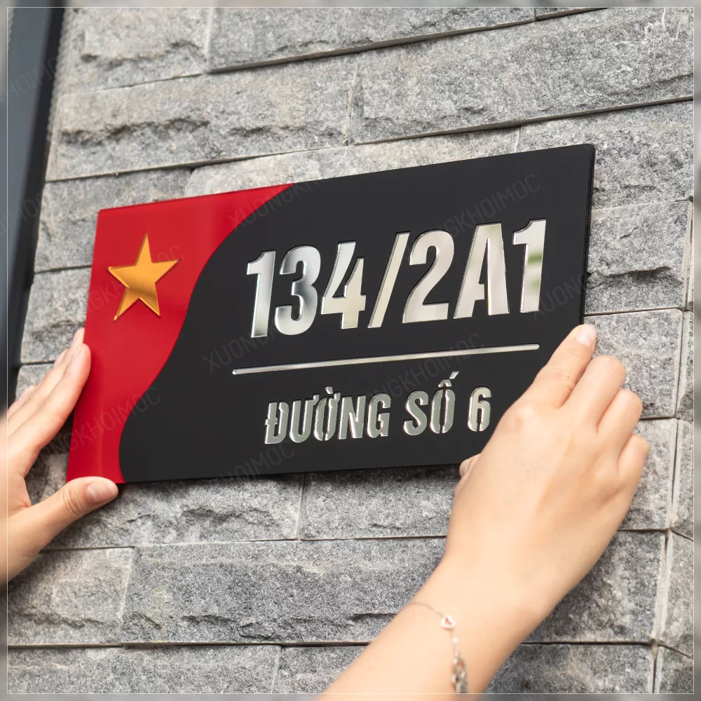 Bảng số nhà mica dán tường lá cờ nổi bật (9)