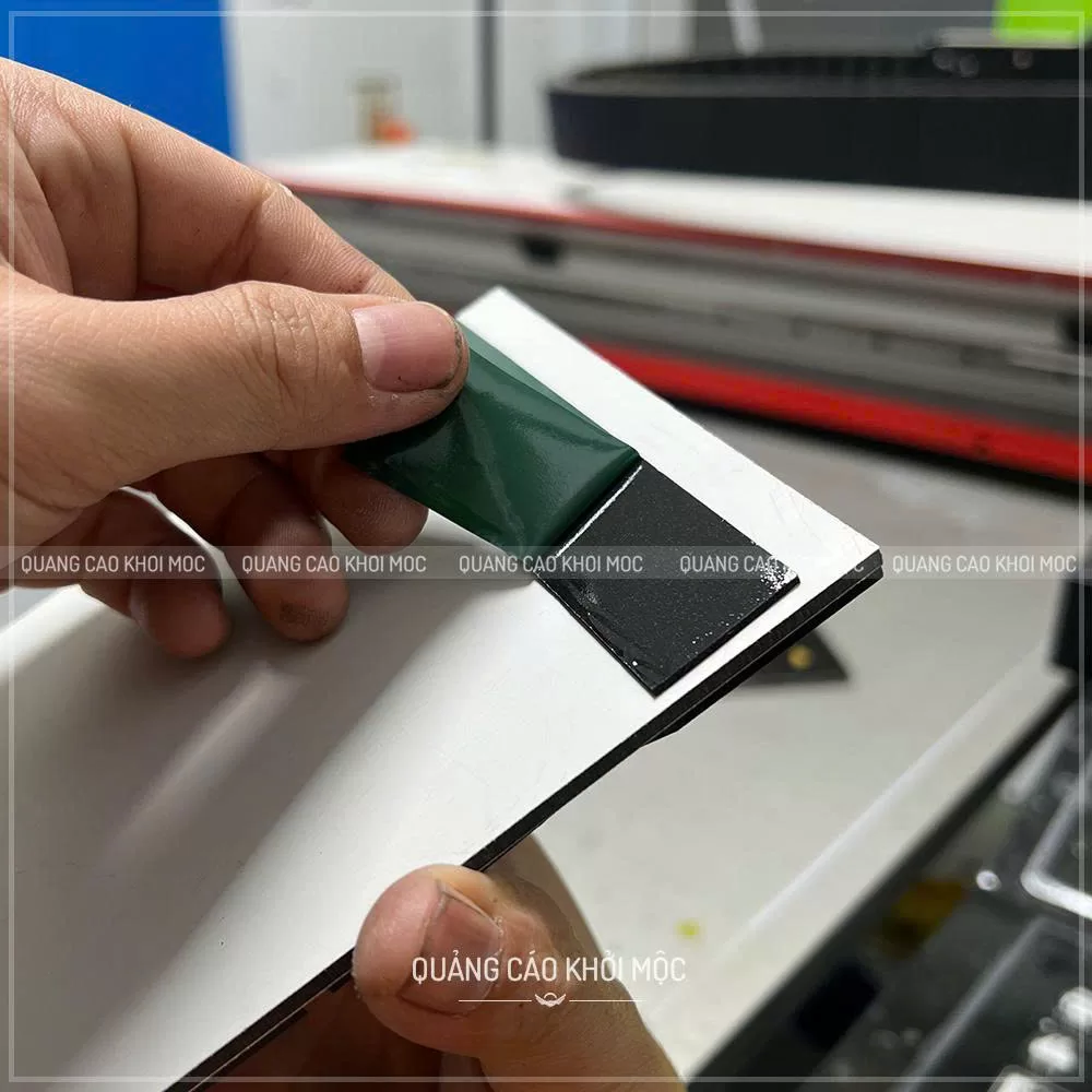 Bảng Số Phòng Mica Cao Cấp Đen Vàng và Trắng Đen KMS-22 (2)