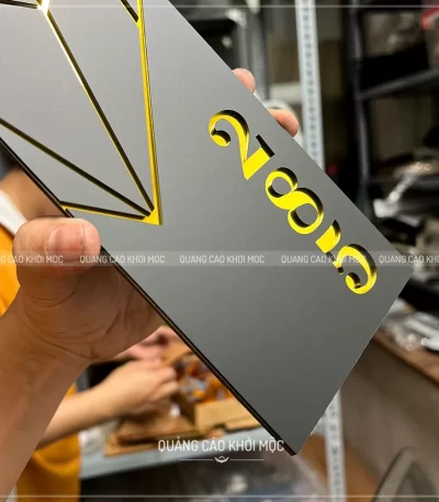 Bảng Số Phòng Mica Cao Cấp Đen Vàng và Trắng Đen KMS-22 (3)