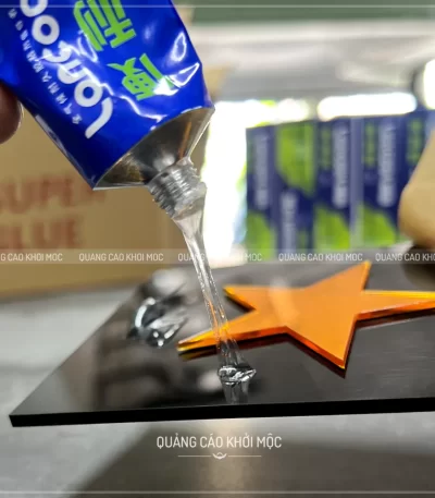 Keo Dán Mica - Làm Bảng Hiệu Mica (7)