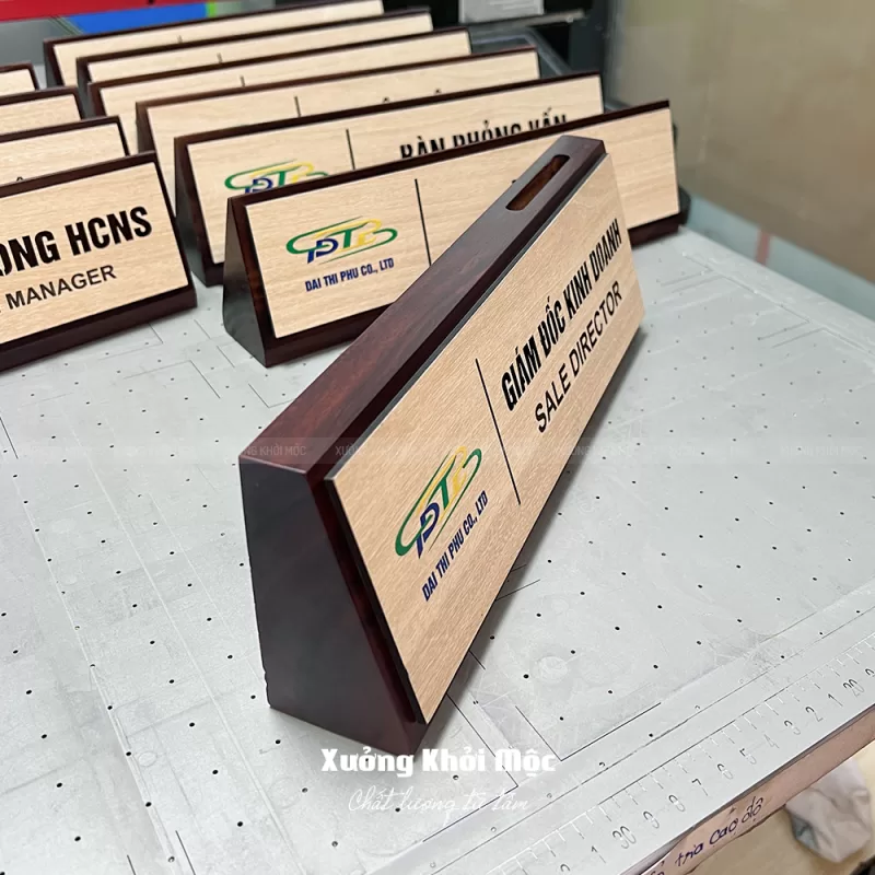 Bảng gỗ chức danh để bàn - Nội dung làm theo yêu cầu KMS-70 - Ảnh 8