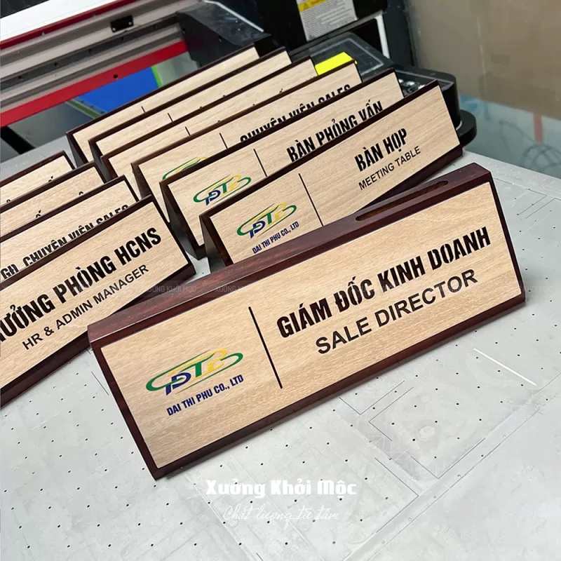 Bảng gỗ chức danh để bàn - Nội dung làm theo yêu cầu KMS-70 - Ảnh 7