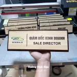Bảng gỗ chức danh để bàn - Nội dung làm theo yêu cầu KMS-70 - Ảnh 3