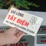Bảng “Vui Lòng Tắt Điện” KMD64 | Khởi Mộc