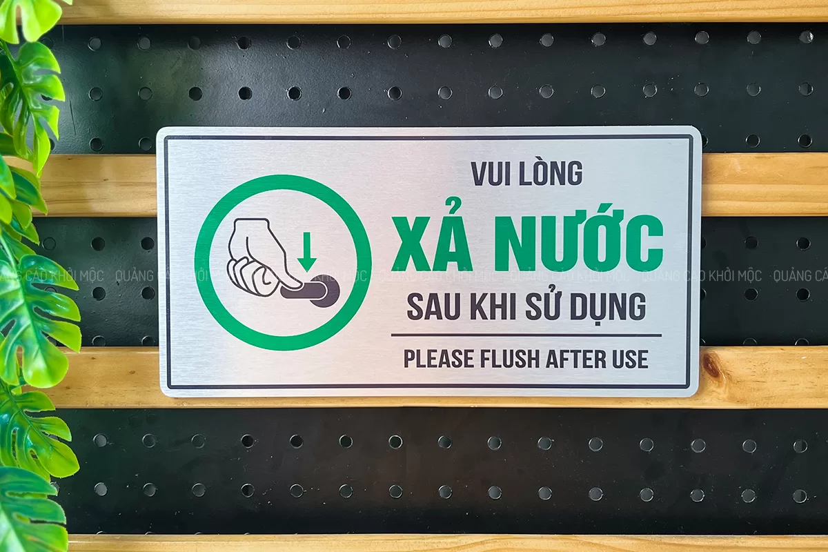 Biển báo nhắc nhở xả nước sau khi sử dụng BAL09 nội dung song ngữ Việt Anh