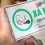 Biển báo nhắc nhở xả nước BAL09 | bảng Alu, song ngữ - Giải pháp hiệu quả cho nhà vệ sinh - Ảnh 2