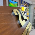 Biển số nhà gỗ tự nhiên số inox nổi khối 3D SNI04 - Ảnh 4