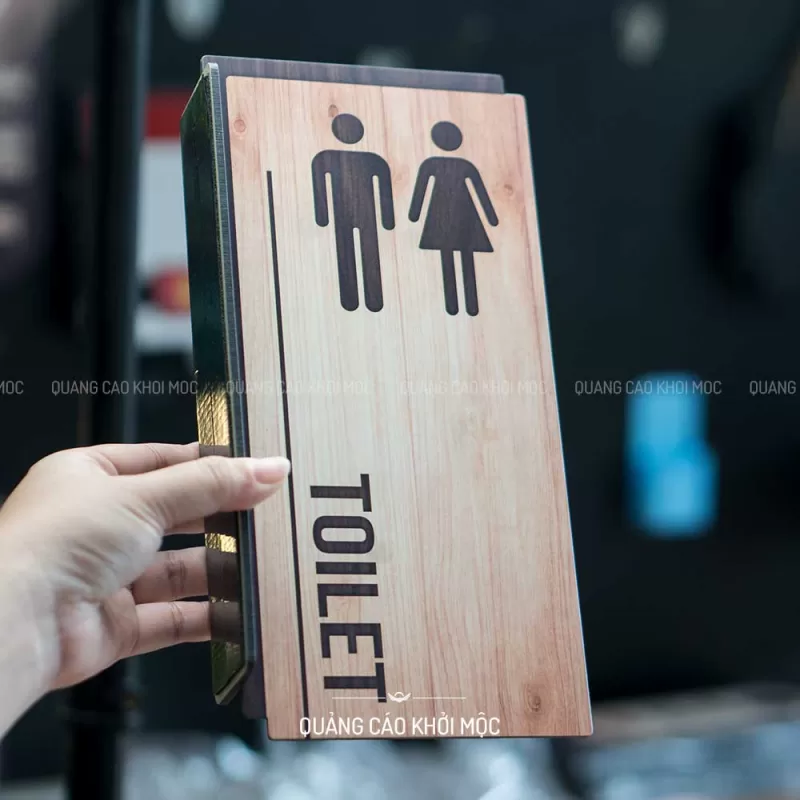Bảng toilet dạng vẫy DAL05 – Biển chỉ dẫn WC chất liệu alu in vân gỗ 2 mặt - Ảnh 4